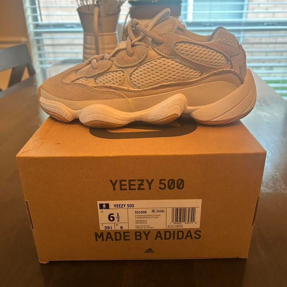 Yeezy Women's Tan and Cream Trainers